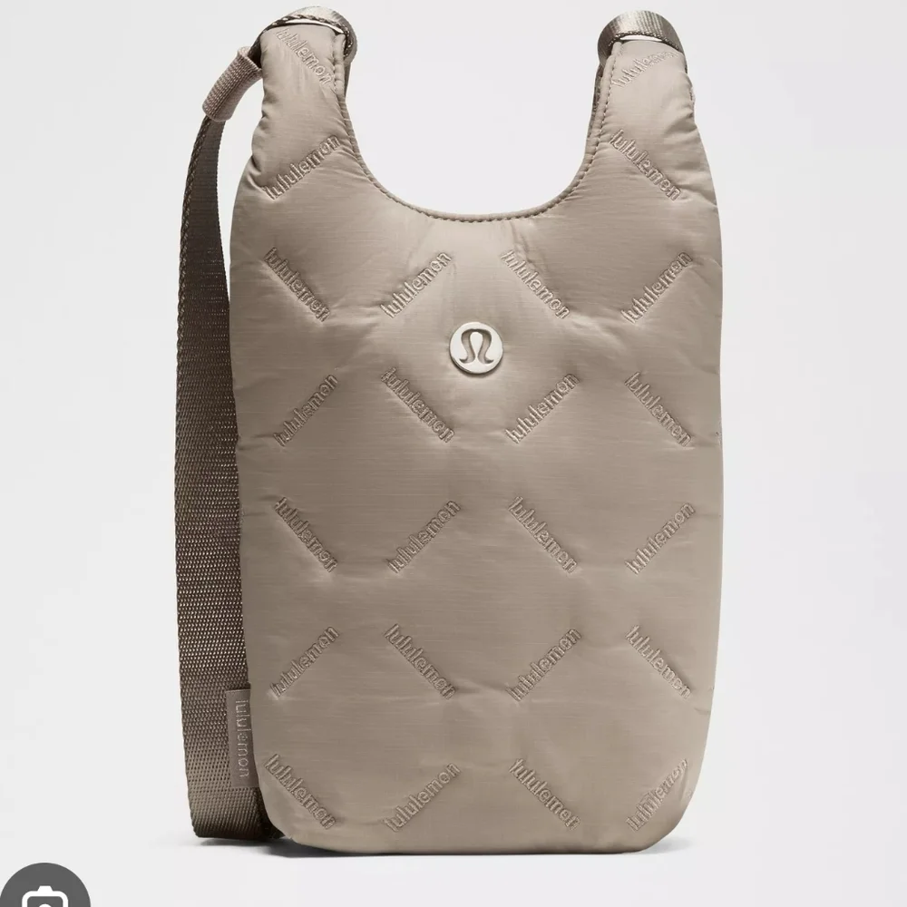 Lululemon Quilty Pleasures Phone Crossbody - Picture 1 of 10